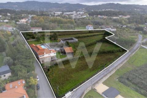 Quinta T4 com piscina, ringue de futebol (quase 20.000M2) em Navarra - Braga