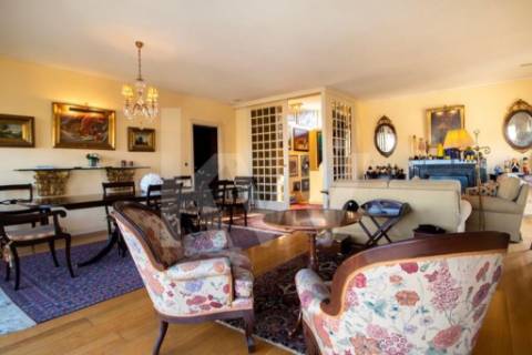 T4 Triplex, Condo. fechado em S. João Bosco, varandas,  terraço, jardim, piscina, corte de ténis.