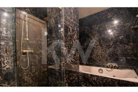 T4 Triplex, Condo. fechado em S. João Bosco, varandas,  terraço, jardim, piscina, corte de ténis.