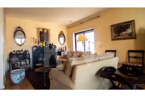 T4 Triplex, Condo. fechado em S. João Bosco, varandas,  terraço, jardim, piscina, corte de ténis.