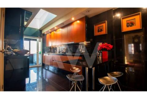 T4 Triplex, Condo. fechado em S. João Bosco, varandas,  terraço, jardim, piscina, corte de ténis.