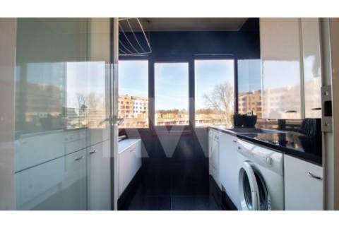 T4 Triplex, Condo. fechado em S. João Bosco, varandas,  terraço, jardim, piscina, corte de ténis.