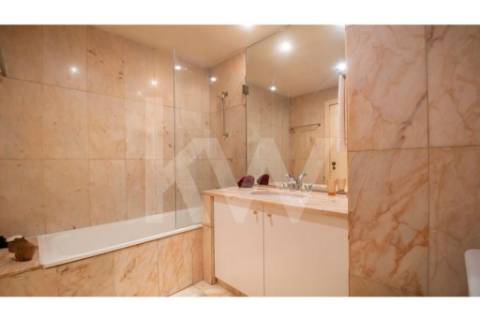 T4 Triplex, Condo. fechado em S. João Bosco, varandas,  terraço, jardim, piscina, corte de ténis.