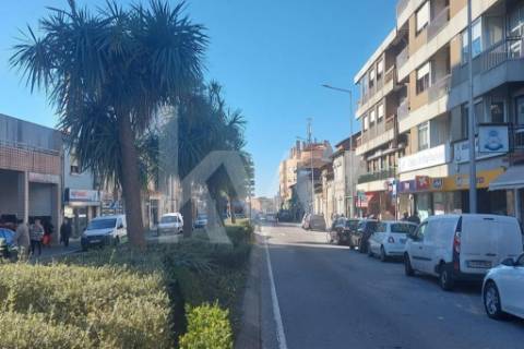 Moradias para reabilitar | Av. do Conde, S.M.Infesta | Terreno 378 m2 | ABC 220 m2