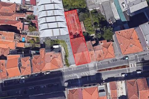 Moradias para reabilitar | Av. do Conde, S.M.Infesta | Terreno 378 m2 | ABC 220 m2