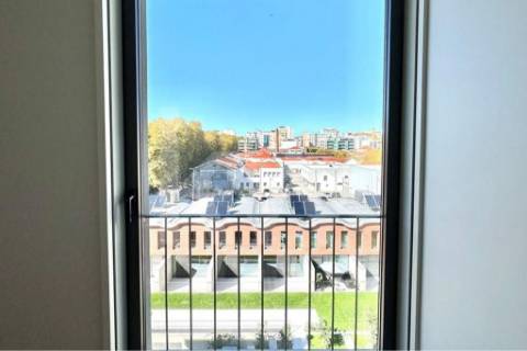 Recuado em Matosinhos Sul - Apartamento T3 de luxo novo (último piso) em condomínio fechado.