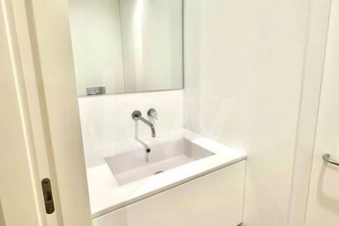 Recuado em Matosinhos Sul - Apartamento T3 de luxo novo (último piso) em condomínio fechado.