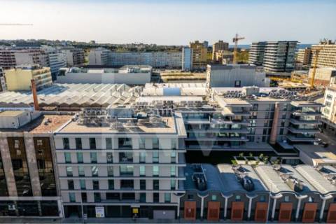 Recuado em Matosinhos Sul - Apartamento T3 de luxo novo (último piso) em condomínio fechado.