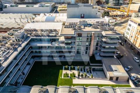 Recuado em Matosinhos Sul - Apartamento T3 de luxo novo (último piso) em condomínio fechado.