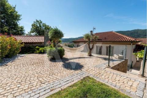 Moradia com piscina em Covas, Vila Nova de Cerveira (T4+1 -Alojamento Local)