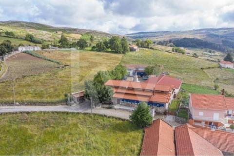 Propriedade Nariz do Mundo ( Restaurante, Residencial e Habitação) em Moscoso, Cabeceiras de Basto