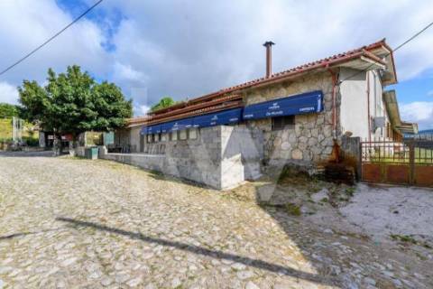 Propriedade Nariz do Mundo ( Restaurante, Residencial e Habitação) em Moscoso, Cabeceiras de Basto