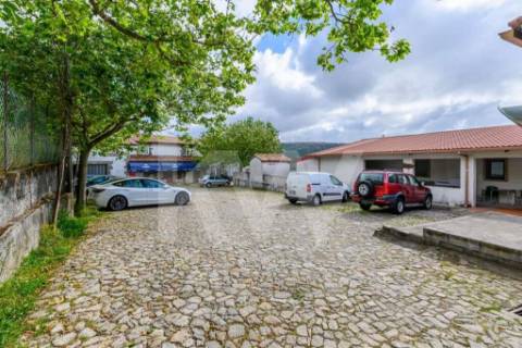 Propriedade Nariz do Mundo ( Restaurante, Residencial e Habitação) em Moscoso, Cabeceiras de Basto