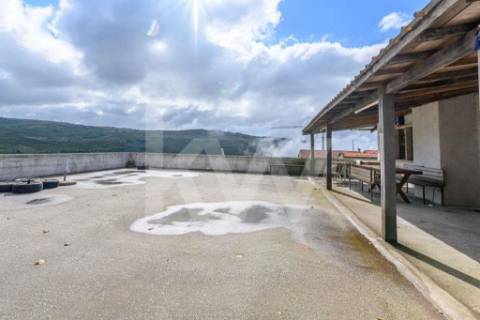 Propriedade Nariz do Mundo ( Restaurante, Residencial e Habitação) em Moscoso, Cabeceiras de Basto