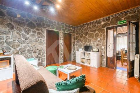 Propriedade Nariz do Mundo ( Restaurante, Residencial e Habitação) em Moscoso, Cabeceiras de Basto