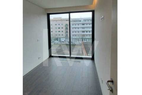 Apartamento T3 Premium com 3 casas de banho, garagem e varanda - Matosinhos Centro