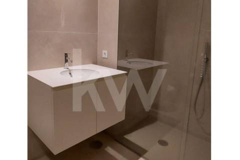 Apartamento T3 Premium com 3 casas de banho, garagem e varanda - Matosinhos Centro