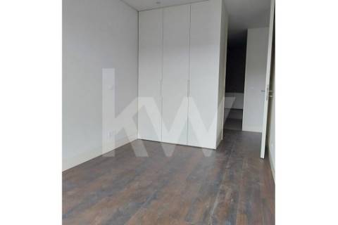 Apartamento T3 Premium com 3 casas de banho, garagem e varanda - Matosinhos Centro