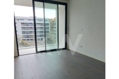 Apartamento T3 Premium com 3 casas de banho, garagem e varanda - Matosinhos Centro