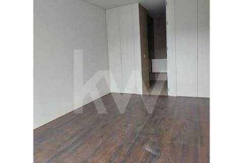 Apartamento T3 Premium com 3 casas de banho, garagem e varanda - Matosinhos Centro