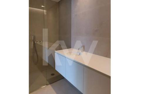 Apartamento T3 Premium com 3 casas de banho, garagem e varanda - Matosinhos Centro