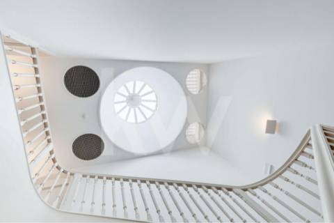 Apartamento inserido em Prédio do século XIX em localização premium e histórica da cidade do Porto