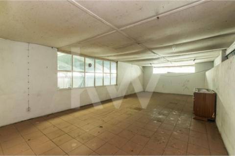 Armazém em Complexo Industrial na Zona Industrial de Vagos