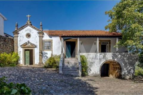 Excelente Quinta no Douro, casa com pedra de armas, fim do século XVII, vista sobre o Rio Douro