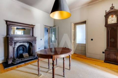 Excelente Quinta no Douro, casa com pedra de armas, fim do século XVII, vista sobre o Rio Douro