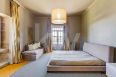 Excelente Quinta no Douro, casa com pedra de armas, fim do século XVII, vista sobre o Rio Douro