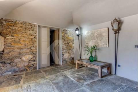 Excelente Quinta no Douro, casa com pedra de armas, fim do século XVII, vista sobre o Rio Douro