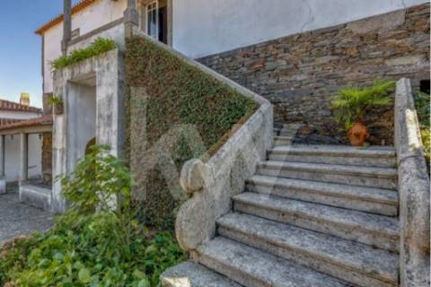 Excelente Quinta no Douro, casa com pedra de armas, fim do século XVII, vista sobre o Rio Douro