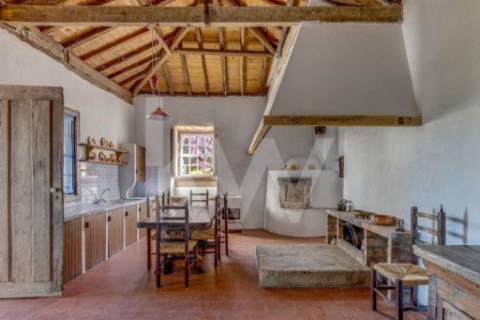 Excelente Quinta no Douro, casa com pedra de armas, fim do século XVII, vista sobre o Rio Douro