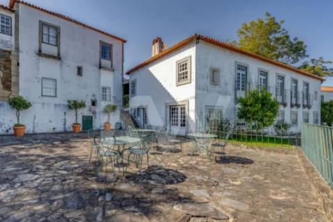 Excelente Quinta no Douro, casa com pedra de armas, fim do século XVII, vista sobre o Rio Douro