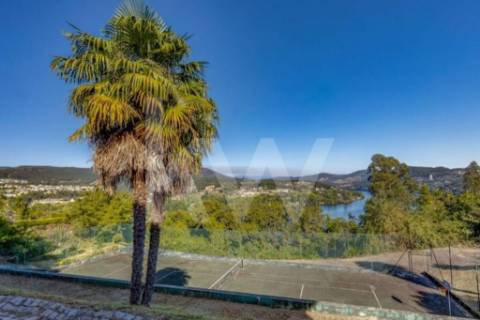 Excelente Quinta no Douro, casa com pedra de armas, fim do século XVII, vista sobre o Rio Douro