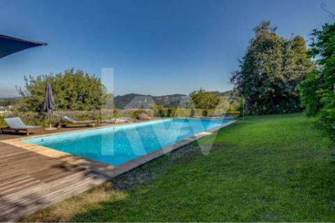 Excelente Quinta no Douro, casa com pedra de armas, fim do século XVII, vista sobre o Rio Douro