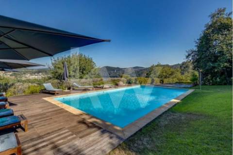 Excelente Quinta no Douro, casa com pedra de armas, fim do século XVII, vista sobre o Rio Douro