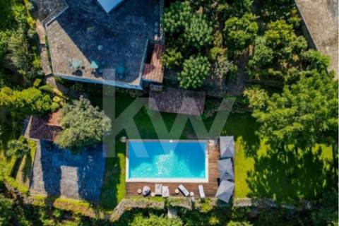 Excelente Quinta no Douro, casa com pedra de armas, fim do século XVII, vista sobre o Rio Douro