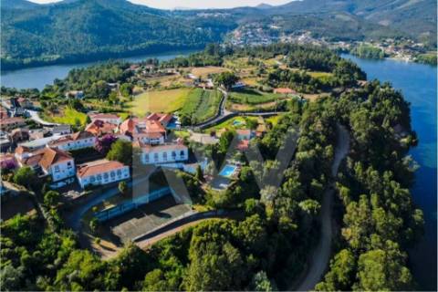 Excelente Quinta no Douro, casa com pedra de armas, fim do século XVII, vista sobre o Rio Douro