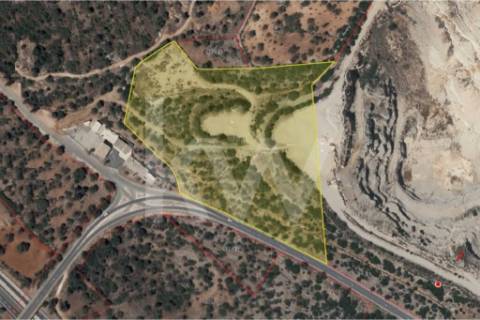 Terreno/Pedreira para Agricultura com capacidade extrativa de minerais