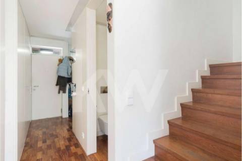 Moradia Triplex Geminada à venda no Bairro dos Musicos em Marechal Gomes da Costa