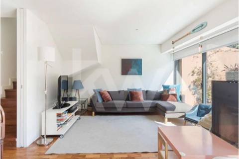 Moradia Triplex Geminada à venda no Bairro dos Musicos em Marechal Gomes da Costa