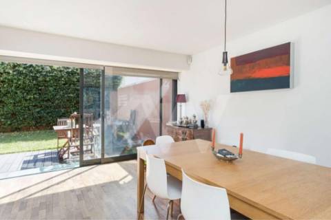 Moradia Triplex Geminada à venda no Bairro dos Musicos em Marechal Gomes da Costa