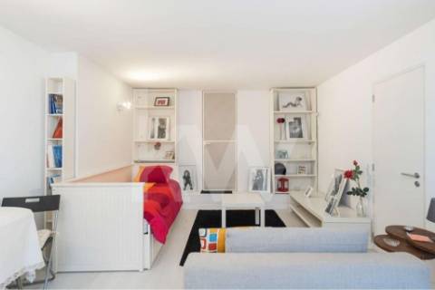 Moradia Triplex Geminada à venda no Bairro dos Musicos em Marechal Gomes da Costa