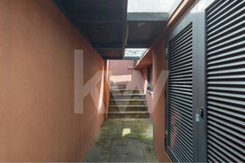 Moradia Triplex Geminada à venda no Bairro dos Musicos em Marechal Gomes da Costa