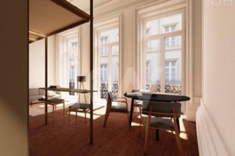 T1 com mezanino e varanda em edifício centenário reabitado com muito charme (Bolhão)