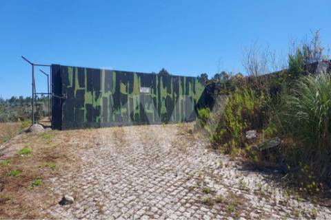 Terreno para construção de armazém Industrial, Baltar com 11.309,8 m2 .