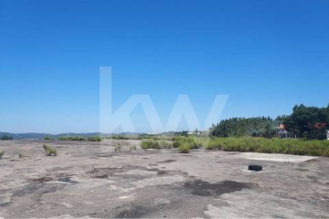 Terreno para construção de armazém Industrial, Baltar com 11.309,8 m2 .