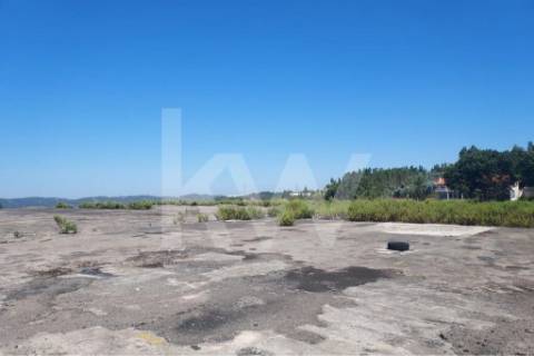 Terreno para construção de armazém Industrial, Baltar com 11.309,8 m2 .