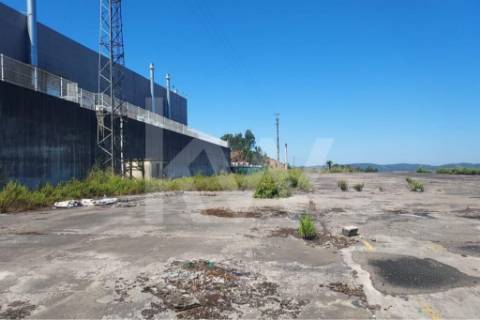 Terreno para construção de armazém Industrial, Baltar com 11.309,8 m2 .